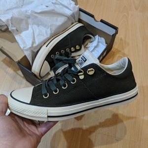 Sz 8 // Utility GREEN Converse